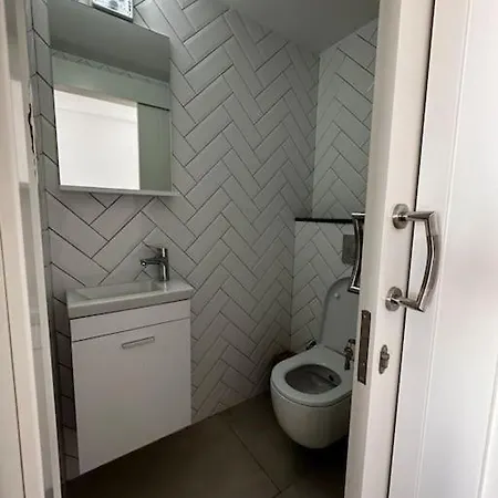 Sunny 1 Bedroom Apartment With Private Terrace Kalogrea Apartment