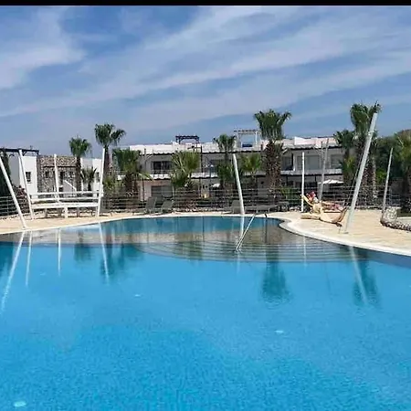 Sunny 1 Bedroom Apartment With Private Terrace Kalogrea Apartment *